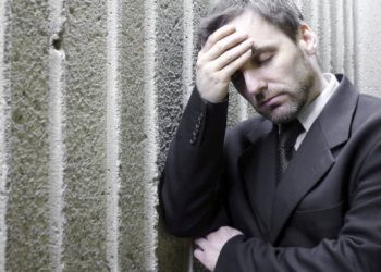 VIDEO: Las dificultades de los hombres para “ser caballeros” en estos tiempos de acoso sexual