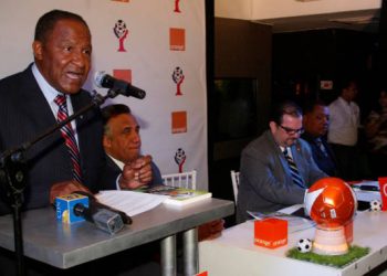 Osiris Guzmán suspendido por 10 años por la FIFA