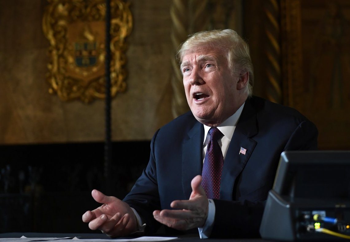 Trump pide a demócratas que vuelvan de vacaciones para reabrir Gobierno