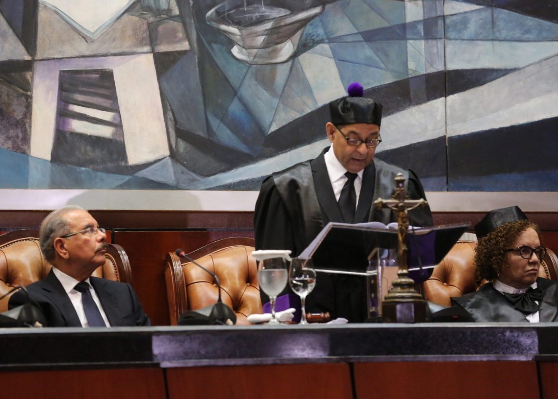 Presidente Danilo Medina asiste a Audiencia Solemne con motivo del Día del Poder Judicial