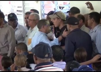 Sacan por la fuerza a periodista que cubría actividad del Presidente