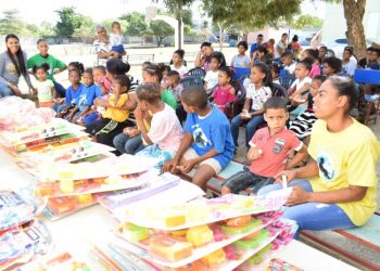 Día de Reyes Magos, Ministro Miguel Mejía entregó cientos de juguetes a niños de Montecristi