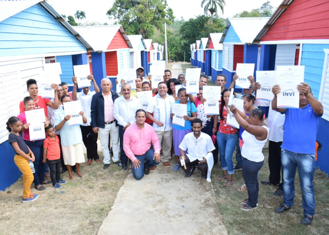 Gobierno entrega 20 viviendas a igual número de familias en comunidad Río Grande de Altamira