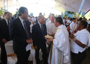 Presidente Danilo Medina asiste a misa conmemorativa 525 años Primera Eucaristía en América, en La Isabela