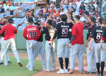 Estrellas avanzan a la final; Leones y Toros empatan en segundo