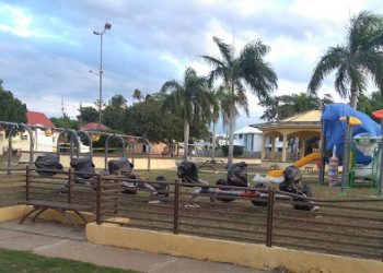Alcalde Luisito Méndez invita a padres con sus hijos a inauguración juegos infantiles