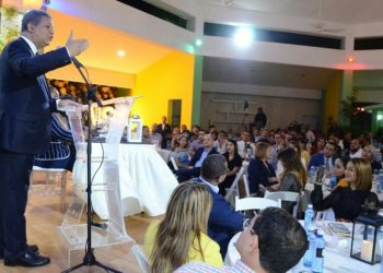 Leonel denuncia campaña “sucia” en su contra; advierte “no hay marcha atrás”