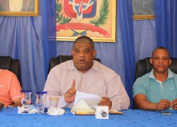 En Montecristi, premian ayuntamiento que dirige el alcalde Luis Méndez
