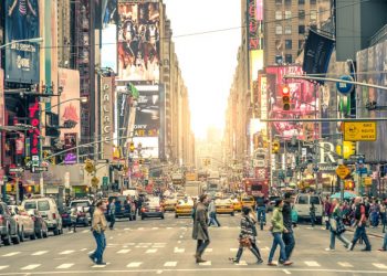 Cambian sus residencias de los EEUU por visas de paseo