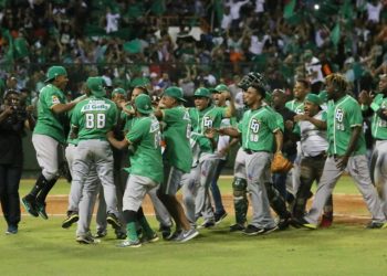 Estrellas vencen Toros y sacan ventaja 3-1 en final beisbol profesional