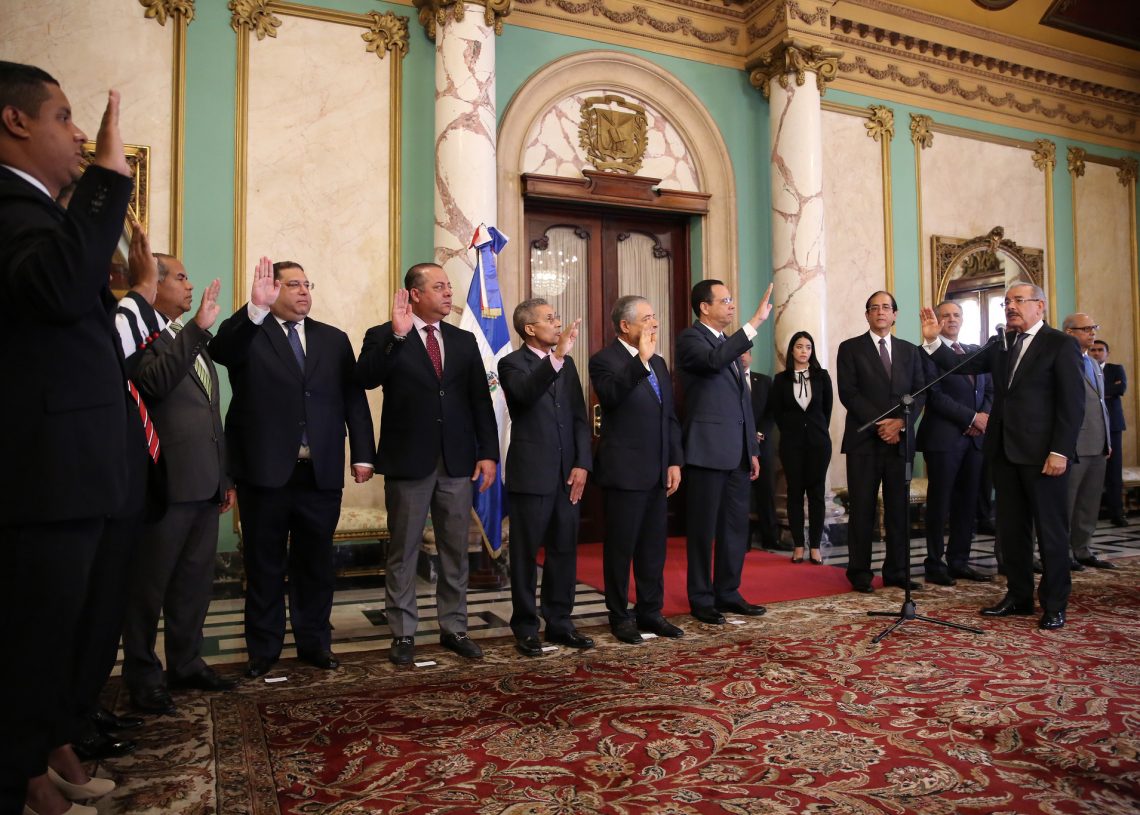 Presidente Danilo Medina juramenta a nuevos funcionarios designados mediante decreto 71-19