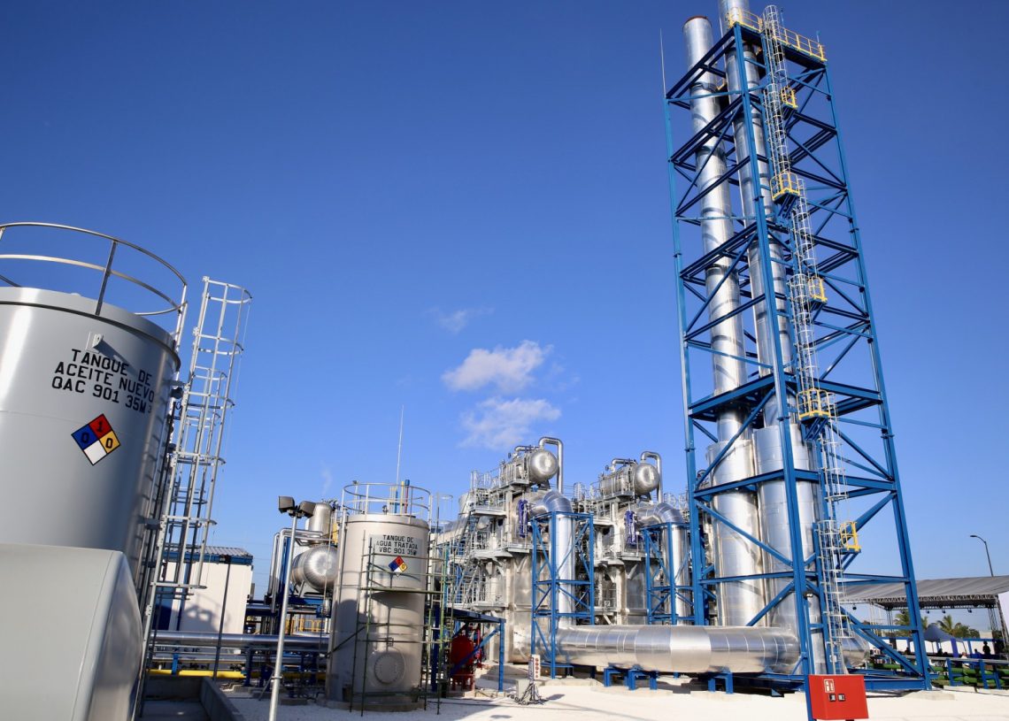 Consorcio Energético Punta Cana – Macao asciende a 300 megavatios de oferta eléctrica en el Este; Danilo Medina asiste a puesta en marcha