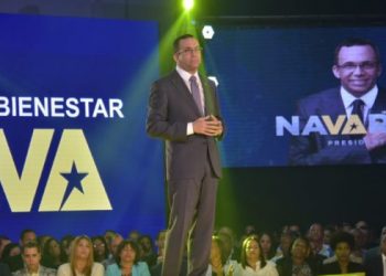 Navarro renuncia como ministro de Educación y formaliza precandidatura por el PLD