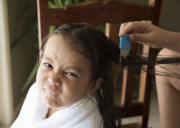 “¡La niña tiene piojos!”
