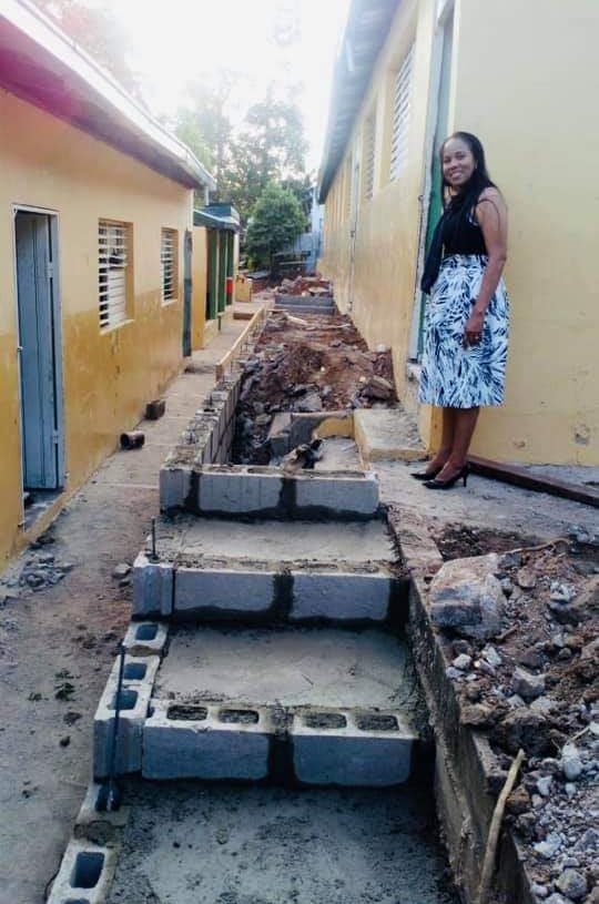 Presidente de la República, Inicia la reconstrucción de escuelas en Loma de Cabrera