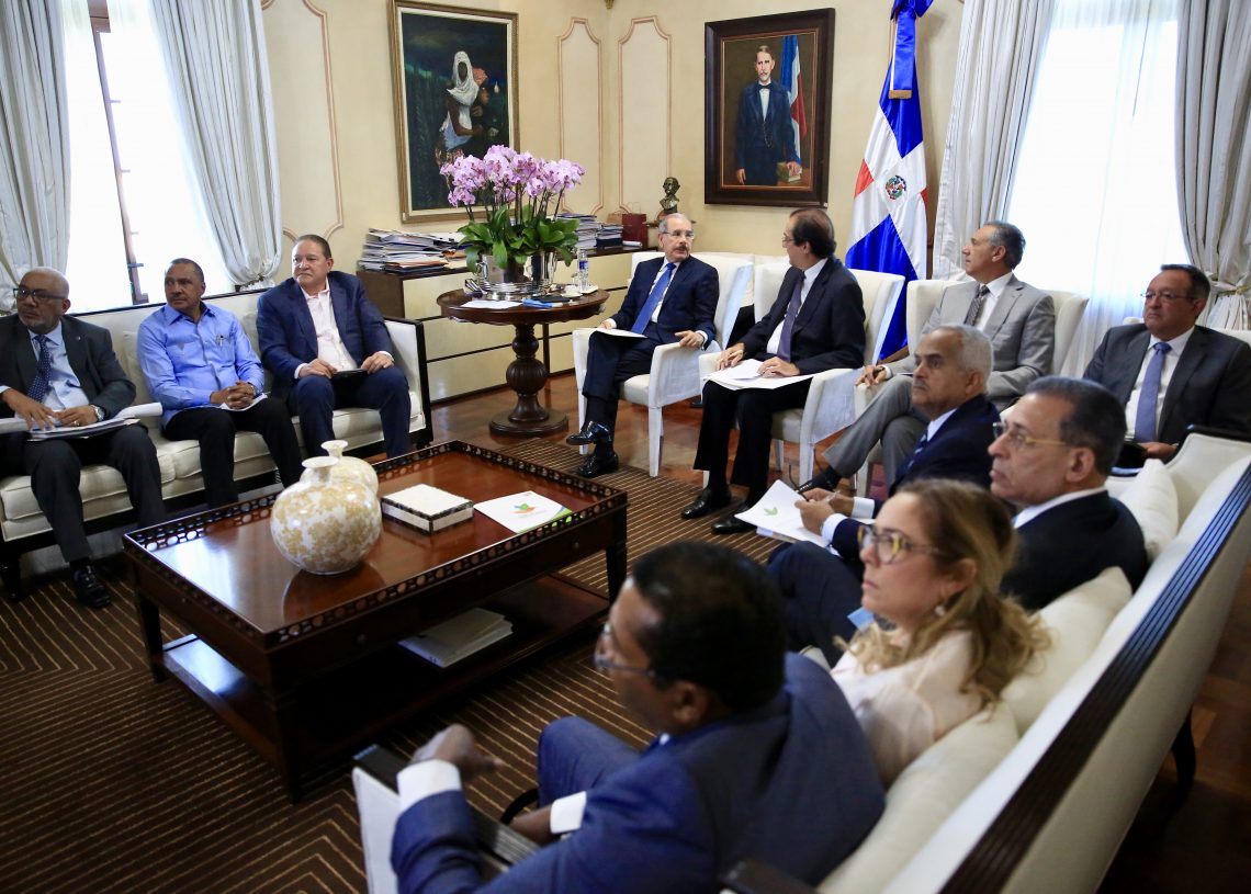 Gobierno restringe la siembra a productores mientras dure la sequía