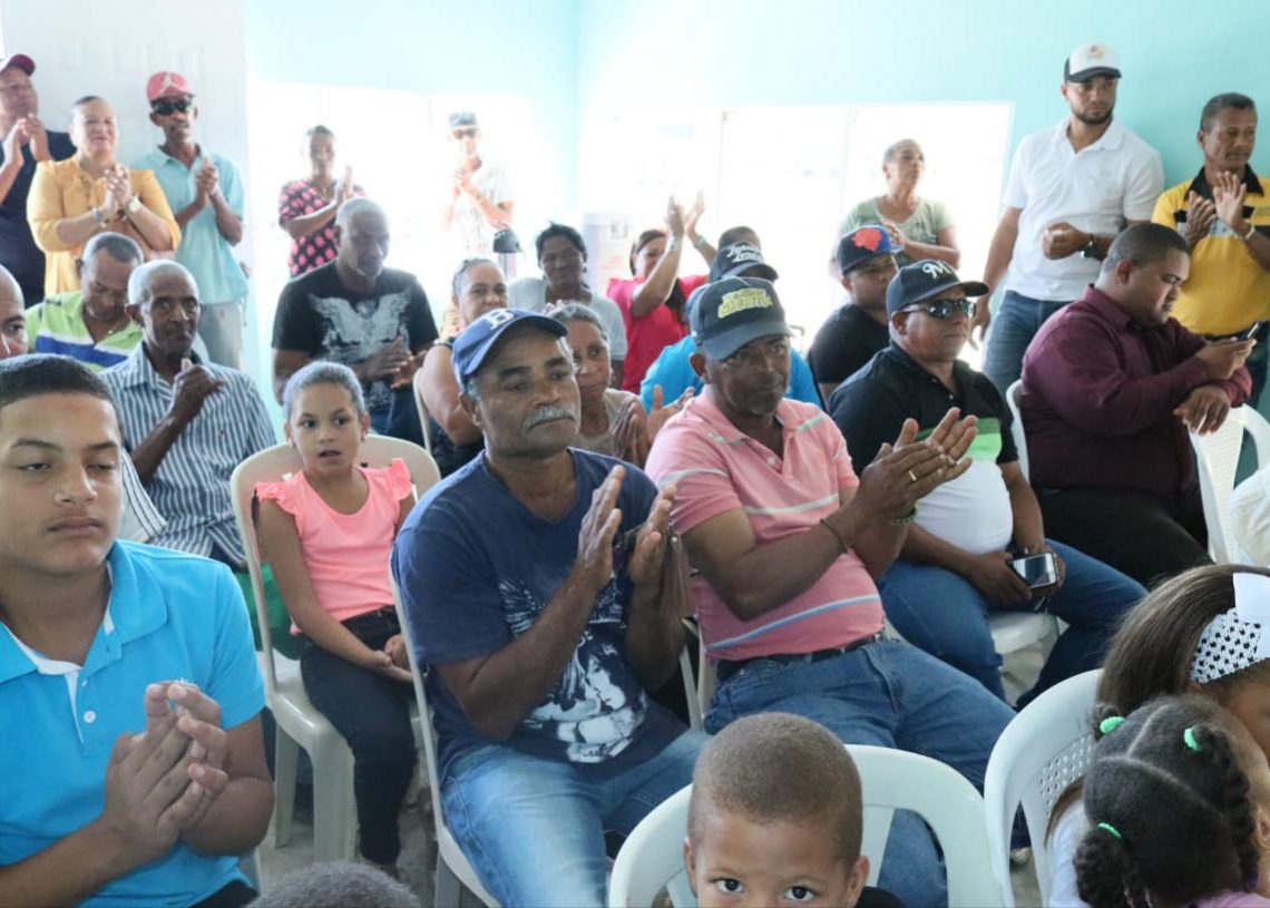 Desarrollo Fronterizo entrega remozado Centro Comunal Los Conucos, en Montecristi
