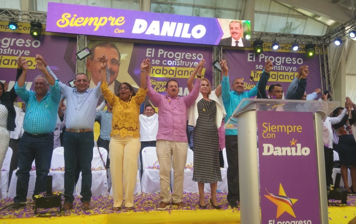 Miles de Peledeístas desbordan el Polideportivo Ambrosio Estévez de Dajabón en apoyo a la obra de gobierno del Presidente Danilo Medina y el PLD.