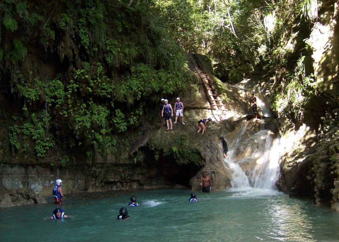 Condiciones favorables para que los bañistas disfruten de las playas y realicen deportes acuáticos