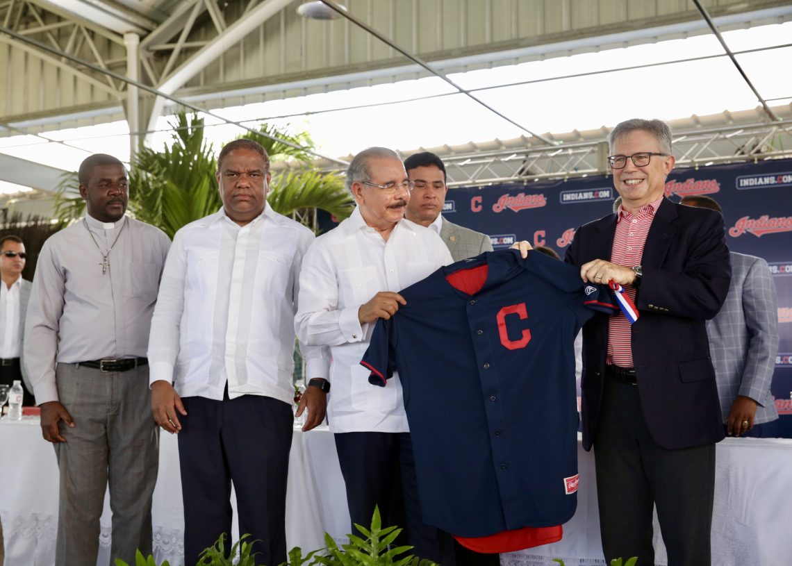 Presidente Danilo Medina participa en apertura Academia de Béisbol Indios de Cleveland; inversión supera los 10 millones de dólares