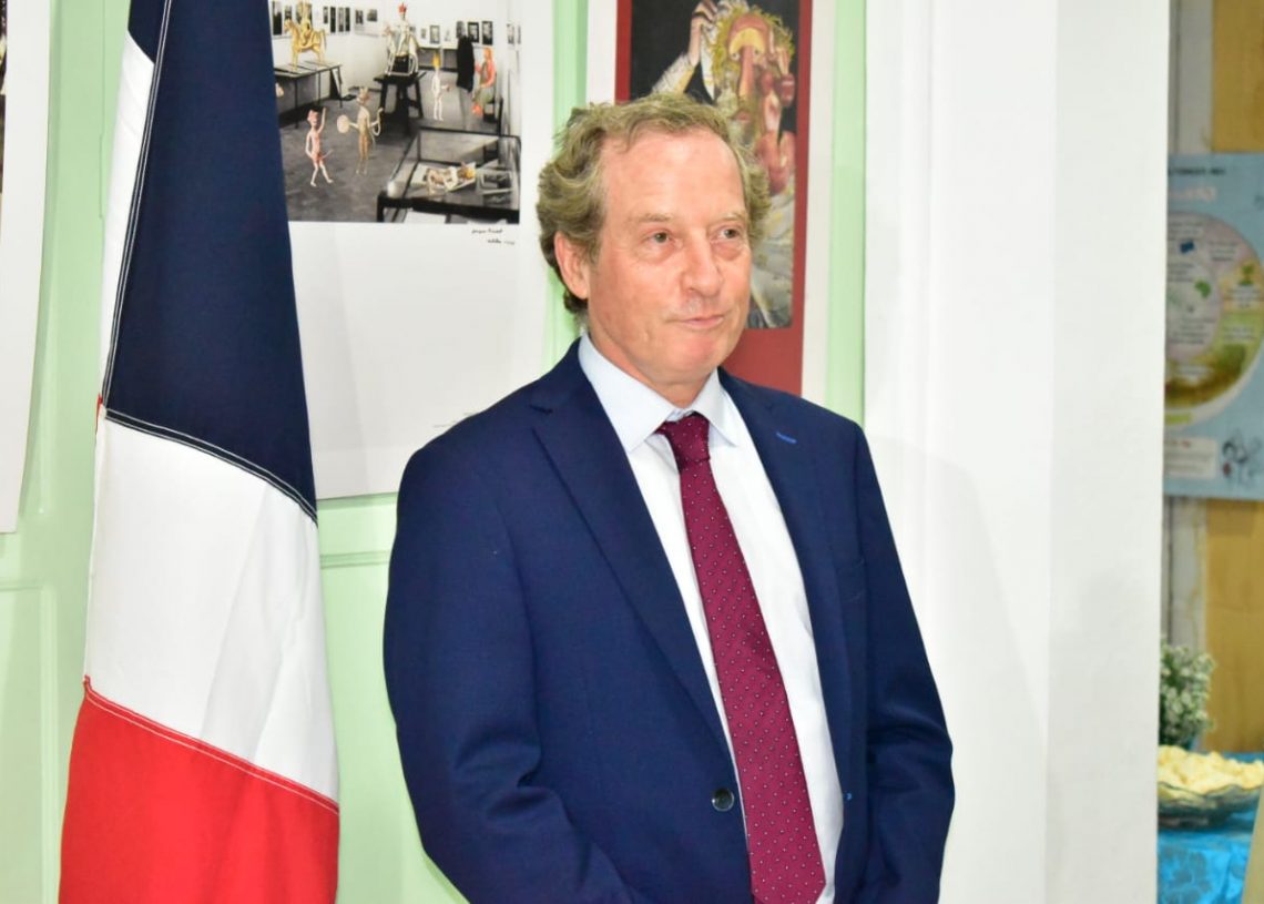 Embajador Francés da apertura exposición de pintura en Montecristi