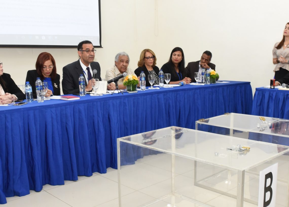 CDEEE recibe ofertas de carbón mineral para unidad 2 de Punta Catalina