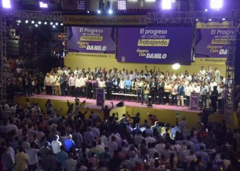 Danilistas realizan concentración en Santiago; esperan lo que él decida y cuando lo decida