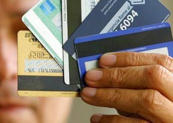 Seis cobros que te pueden hacer los bancos por tener tarjeta de crédito