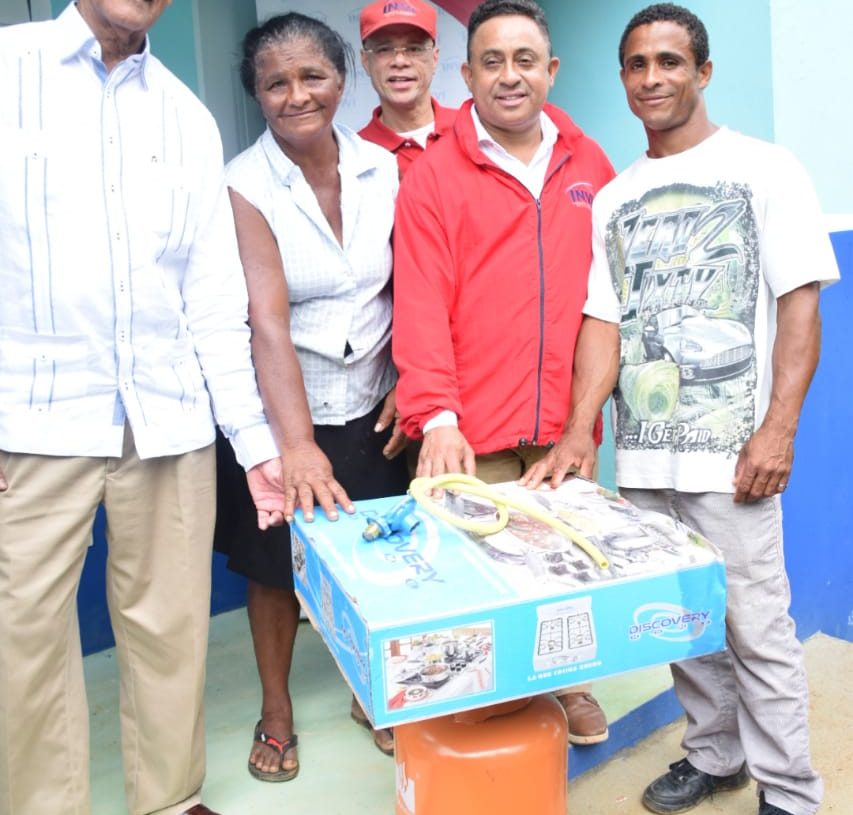 Director del INVI entrega viviendas y supervisa proyecto habitacional en Samaná