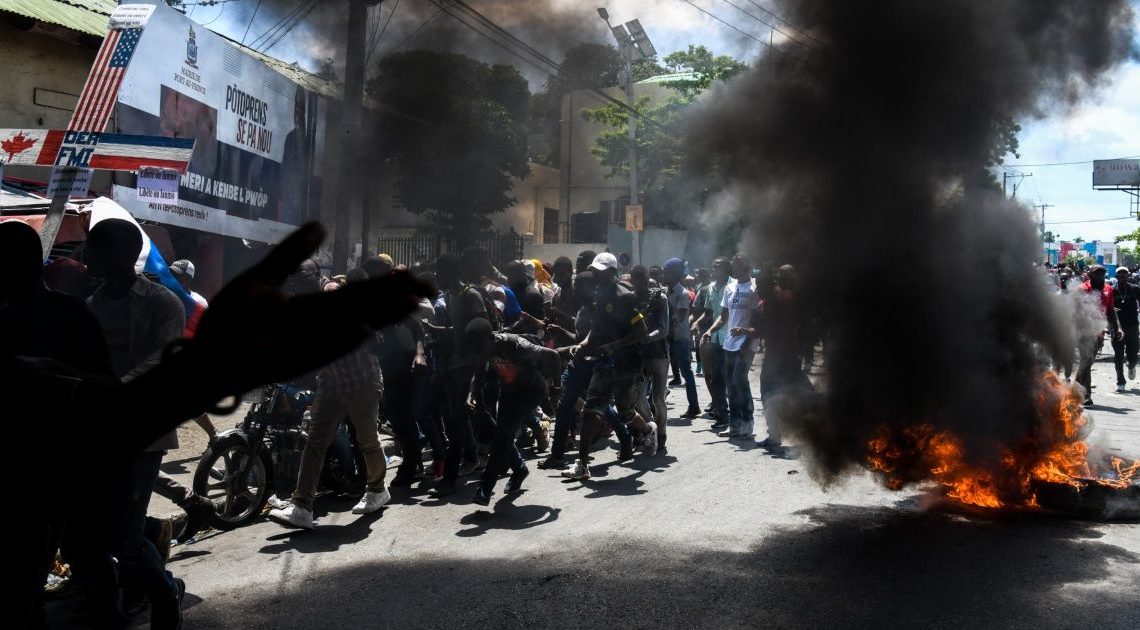 Haitianos insisten en exigir la renuncia del presidente Moise