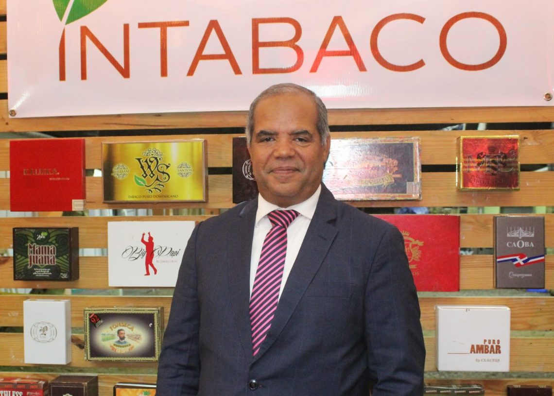 Ramos destaca los aportes del tabaco a la economía dominicana