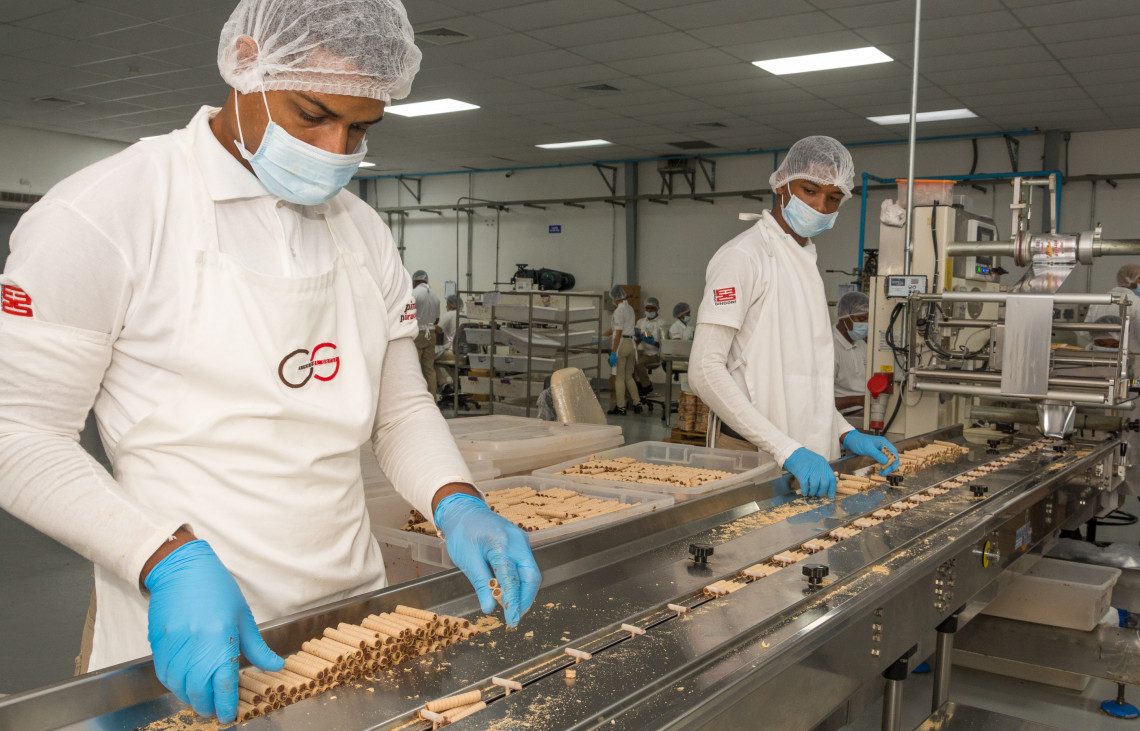 Periodistas visitan Zona Franca Industrial de San Pedro de Macorís; constatan diversificación del sector