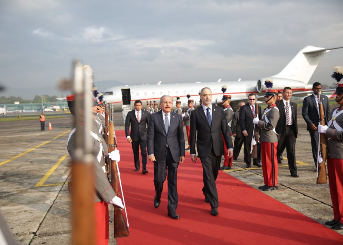 Presidente Danilo Medina llega a Guatemala, para participar en LIII Reunión de Jefes de Estado y de Gobierno del SICA