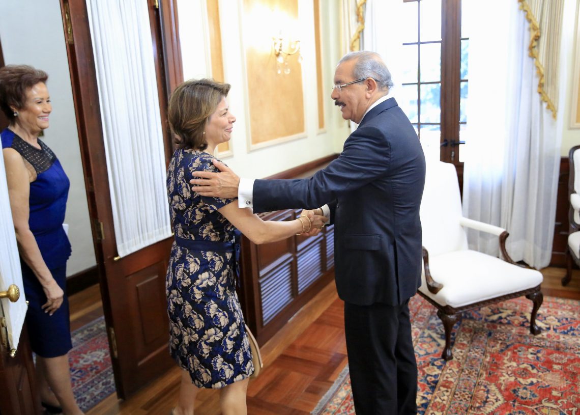 Expresidenta de Costa Rica visita a Danilo Medina. Dice que envidia crecimiento económico de República Dominicana