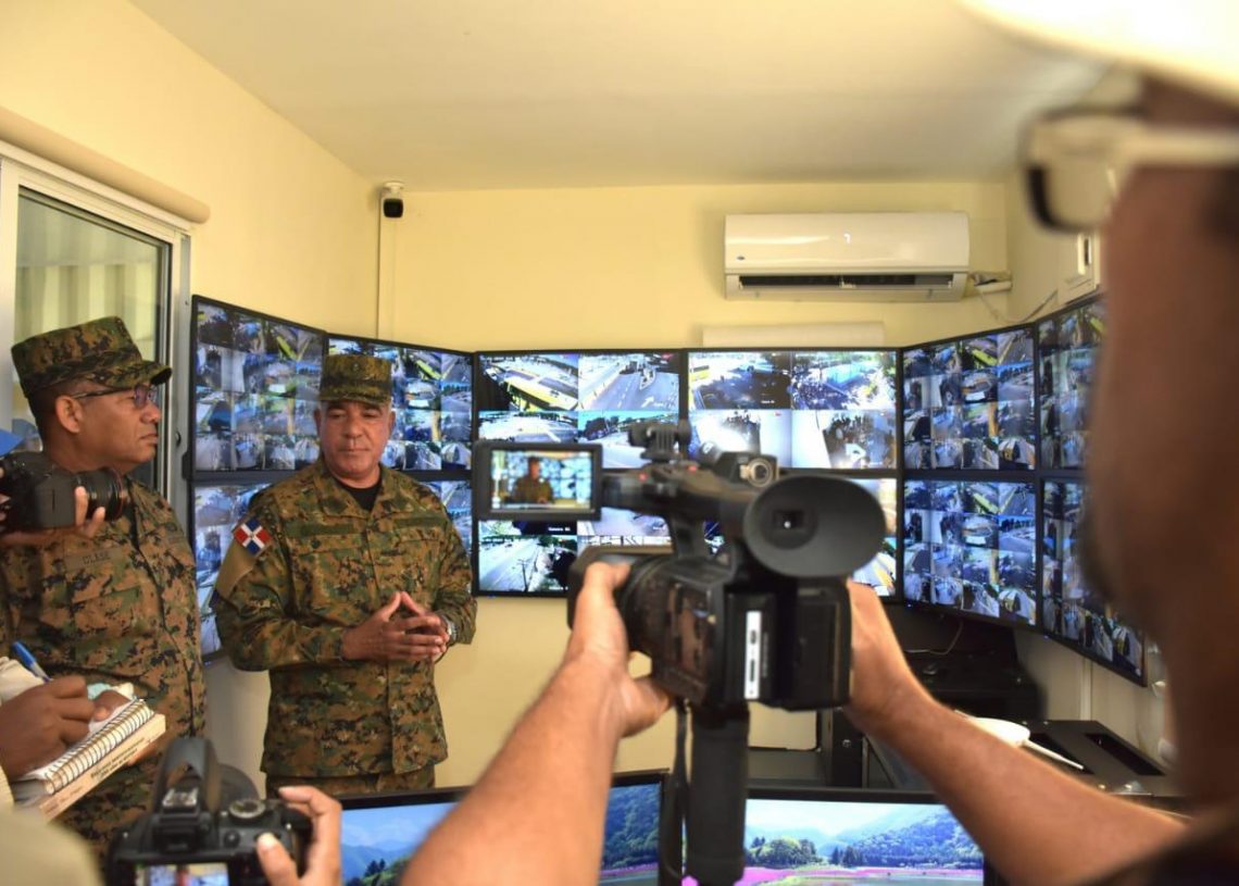 Comandante General del Ejército recorre frontera junto a participantes del 1er. Concurso Guarnición y del V taller de Comunicación Estratégica para la Defensa y Seguridad Fronteriza
