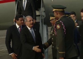 Tras participar en actos toma posesión nuevo presidente de El Salvador, Danilo Medina regresa al país