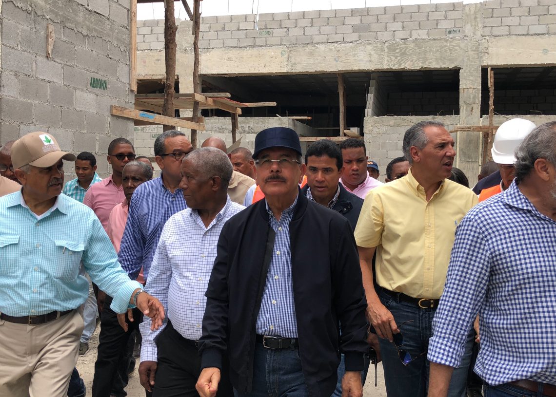 En Visita Sorpresa, Danilo Medina da seguimiento avances construcción Hospital San Bartolomé de Neiba