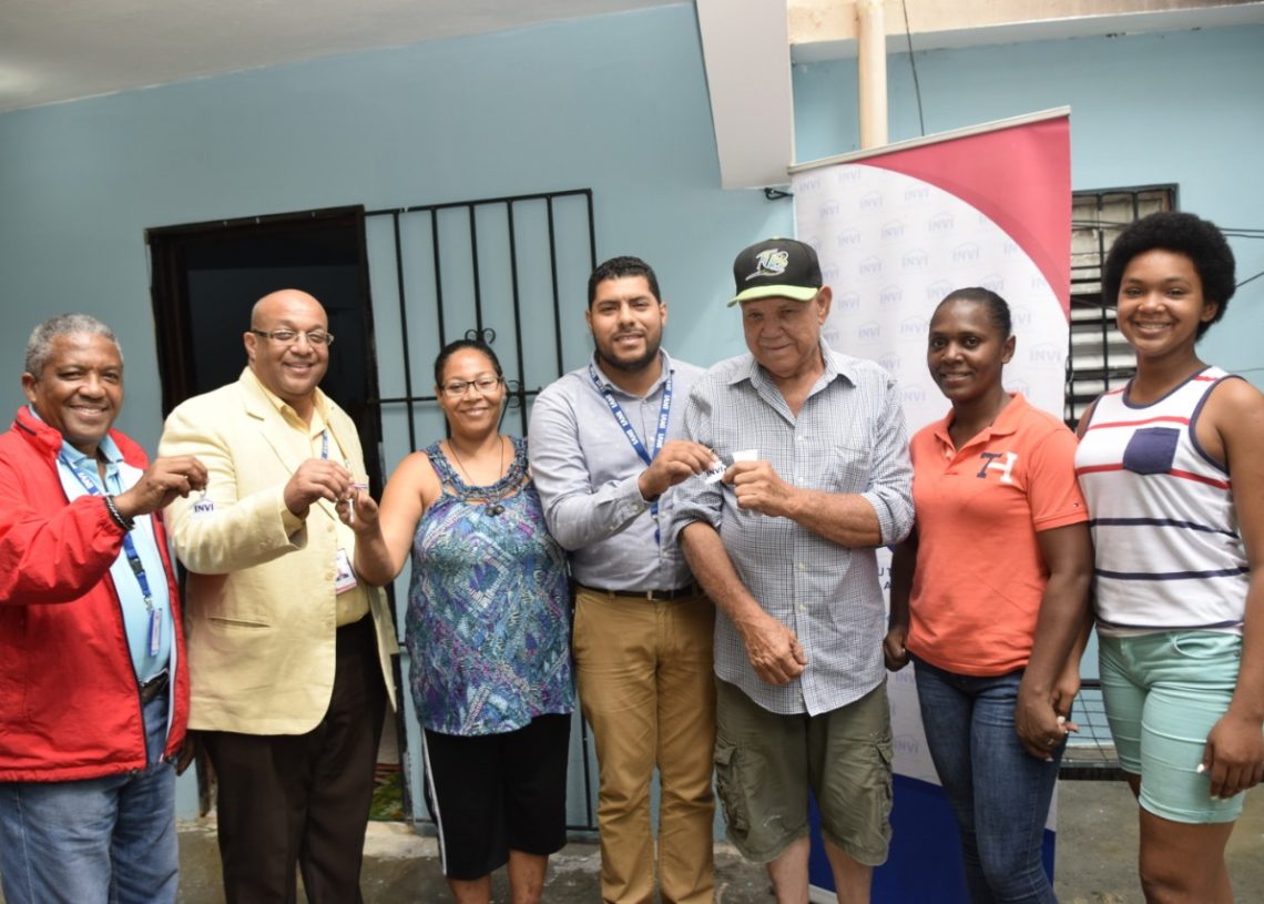 INVI entrega viviendas reparadas a afectados por incendio en el sector San José del Distrito Nacional