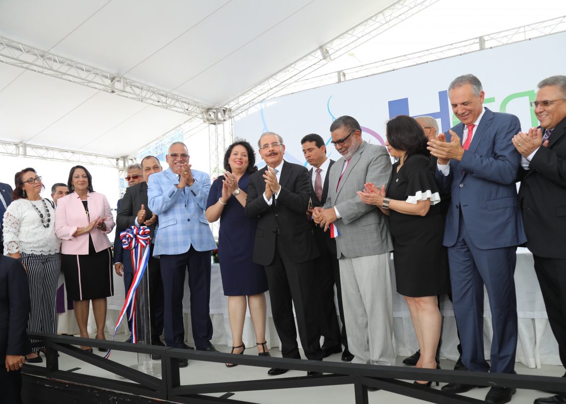 En Santiago, presidente Danilo Medina participa en apertura Hospital Especialidades Médicas Materno Infantil Doctor Paulino Reyes