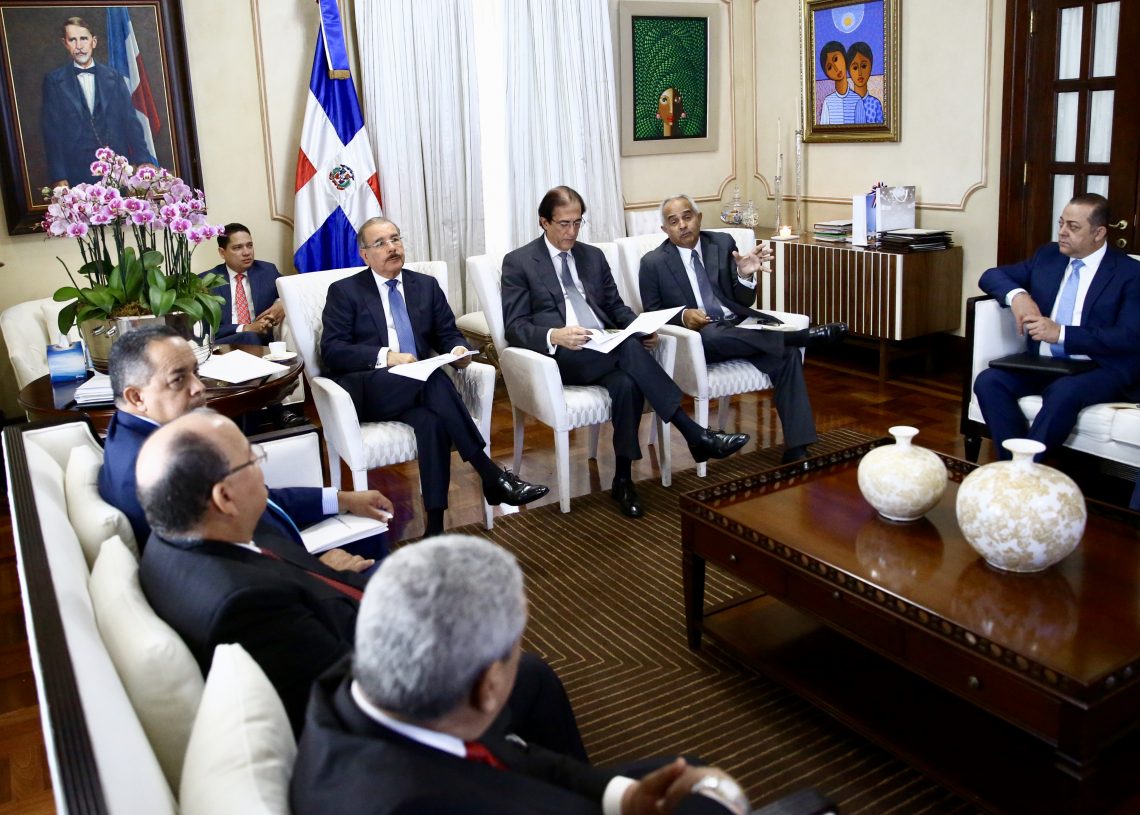 Tasa interés préstamos sector agropecuario se ha reducido más del 50% en últimos siete años. Danilo Medina seguimiento metas presidenciales