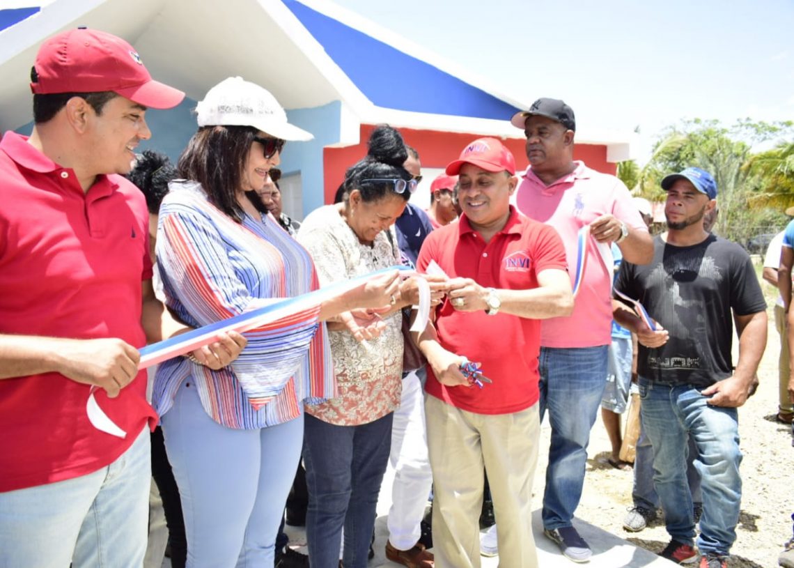 INVI entrega 29 casas y un club en Montecristi