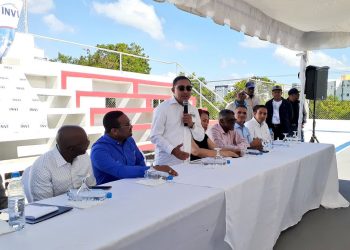 El INVI entrega cancha deportiva en Santo Domingo Norte