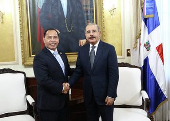 Importante grupo guatemalteco que se instala en RD, visitan a Danilo Medina