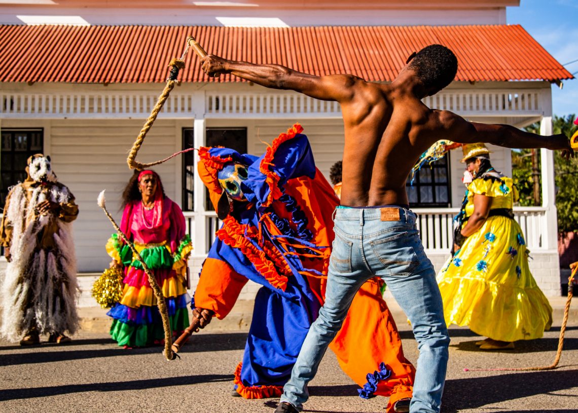 Domingo 2 de febrero «Carnaval Montecristeño» en Vivo Black Jonas Point