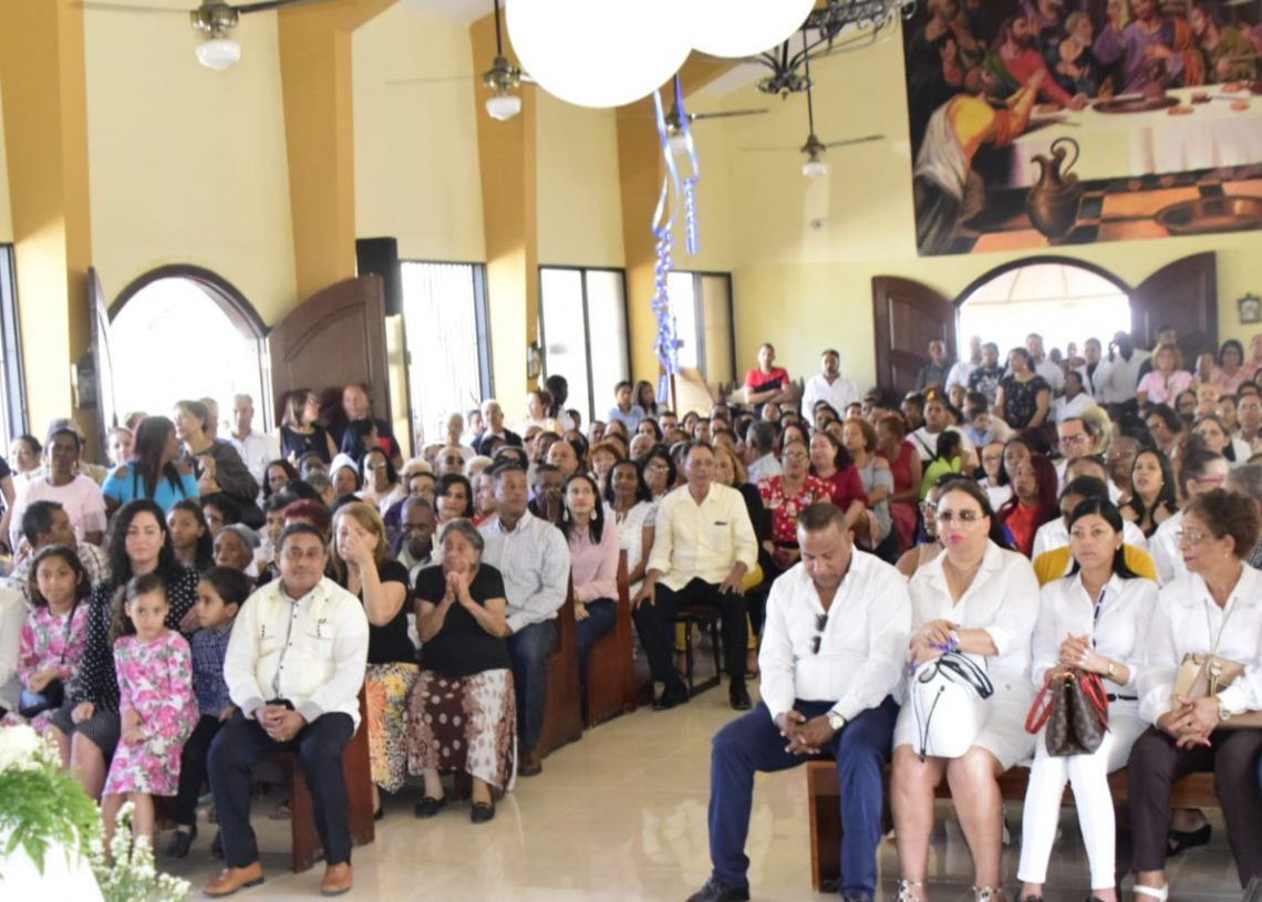 Director del INVI asiste a misa en Castañuelas por motivo del Día de la Altagracia