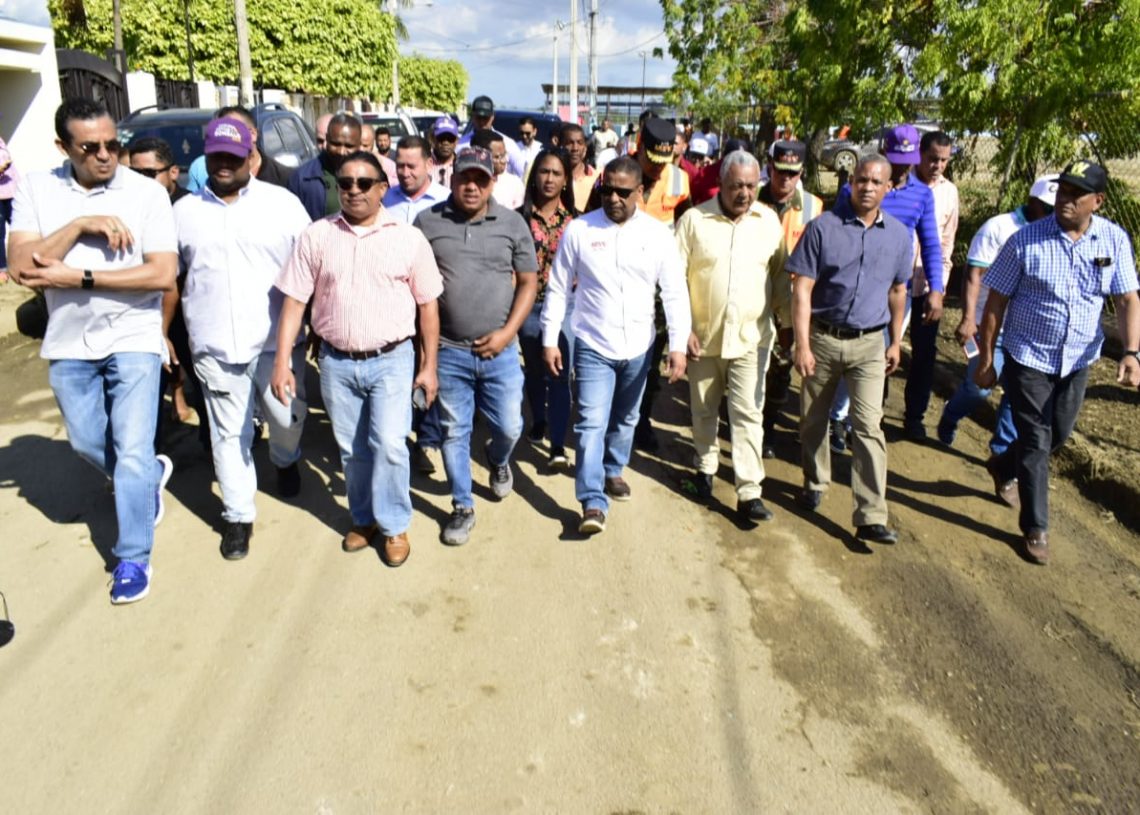 Ministro MOPC y director del INVI dan seguimiento a mandato del presidente Medina en Montecristi