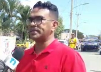 VIDEO – Renuncia candidato a alcalde de la Fuerza del Pueblo por falta de presupuesto