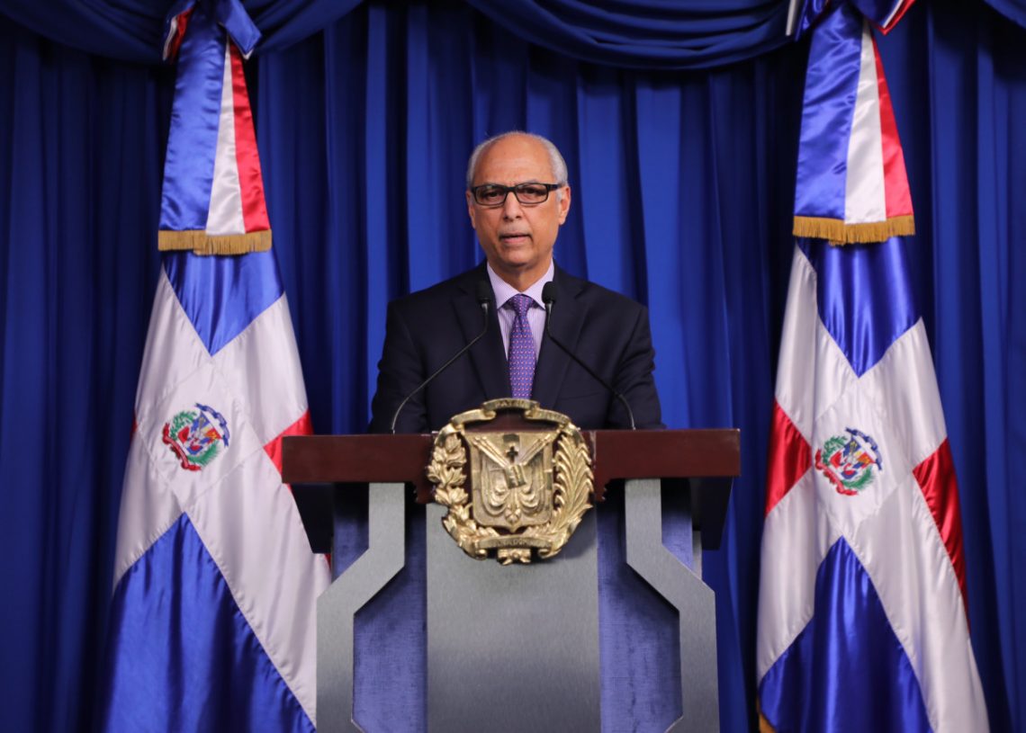 Danilo Medina designa a Kenia Lora y a Greybby Cuello, directoras del INAIPI y CONANI; destituye a 7 funcionarios Comité de Compras INAIPI