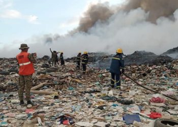 El humo de Duquesa sepulta Santo Domingo Oeste y Los Alcarrizos