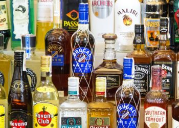 Envían a prisión hombre acusado de comercializar bebidas alcohólicas adulteradas